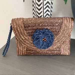 Straw clutch